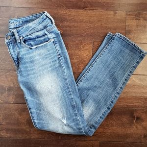 American Eagle Skinny Stretch Distressed Light wash Jeans Size 6 Short